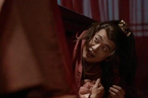 高情商女人的约会攻略（从言谈举止到着装打扮，完美演绎约会小技巧）