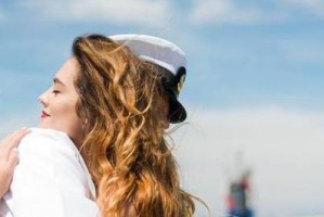 如何撰写情书挽回前女友？（重燃爱情的关键在于挽回信的撰写技巧）