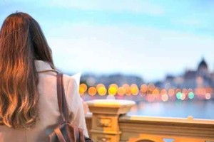 如何挽回女友的心？（详解伤害女友心灵后的挽救技巧）