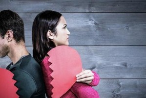 女友坚决分手，如何挽回爱情？（挽回爱情的秘诀和应对策略）