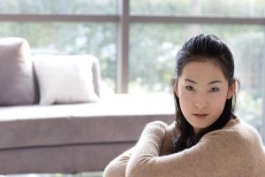 50岁女人搞婚外情的现象剖析（探究中年女性婚姻危机中的内在原因）