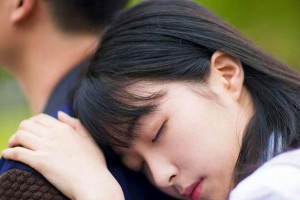 如何挽回被男友冷暴力后分手的爱情？（掌握有效沟通技巧，重获爱情信任）