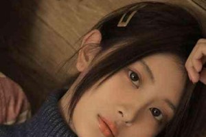 如何应对发现女友与别人暧昧的信息（教你处理女友出轨的正确方式，让你的爱情更加稳固）