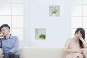 发现老公与别人暧昧的痛苦与处理方法（如何处理老公和别人的暧昧关系，维护婚姻幸福）