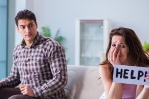 老公出轨了怎么办？挽回婚姻秘籍（打击第三者、重建信任，）
