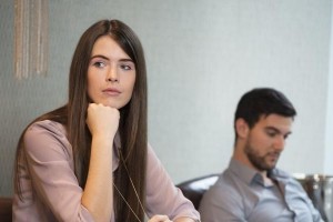 如何挽回婚姻中出轨的另一半？（教你用爱和信任重建你们的婚姻，）