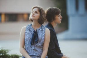 如何用正确的方法挽回女友（挽回女友的15个有效方法）