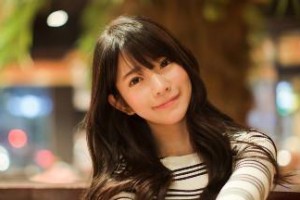 陌生妹子搭讪男神攻略（如何自信自然地与陌生妹子聊天？）