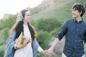 第一次见男方家长的搭配与结婚注意事项（着装、礼仪、言谈举止，全方位教你如何给对方好的第一印象）