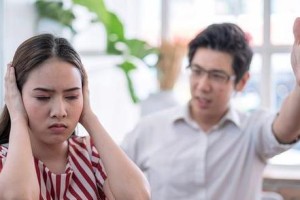 挽留女友，重拾爱情的秘密（如何化解女友疲惫感，挽回她的心，分手危机解决方案）