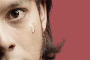夫妻之间最伤感情的三件事（伤老公的行为、女性需警惕的陷阱、如何避免伤害）