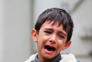 孩子不爱说话怎么办？（解决孩子不爱说话问题的有效方法）