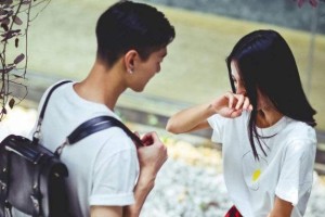 改变沟通模式，挽回男友的心（如何用有效的沟通方式重建感情）
