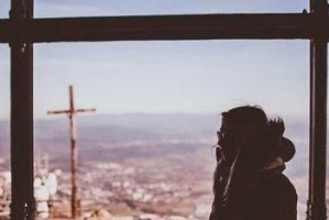 如何轻松挽回前女友（掌握5个方法，让她重新爱上你）