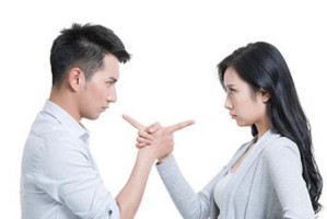 夫妻吵架原因分析（探究婚姻中常见的争吵点以及解决方法）