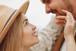 如何成功挽回前女友？（三招让你顺利夺回她的心）