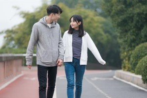 男人为什么忘不掉初恋？（初恋对男人的影响及表现分析）