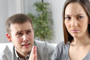 夫妻吵架，女人不能做的3件事（维护家庭和谐的关键，三个禁忌行为，夫妻感情不可忽视）