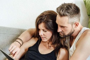 如何挽回女友的心——成熟男性的必备技巧（从心理分析到行动计划，告诉你如何成功挽回女友）