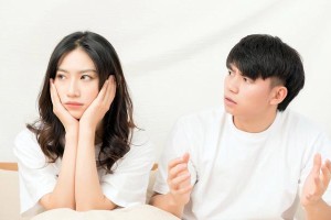 情侣吵架后的解决策略（从沟通到道歉，如何修复情侣关系？）