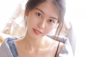 如何回应女生自称长得不好看？（用心回应，让她感受到你的温暖关怀）