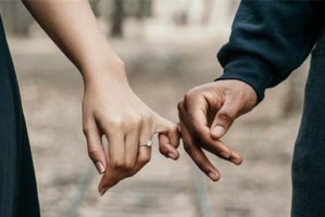 如何成功挽回异地恋分手对象（15个步骤详解成功的挽回异地恋分手方式）