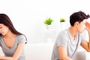 如何挽回出轨的老公？（从理性分析到情感沟通，一步步教你重建婚姻信任）