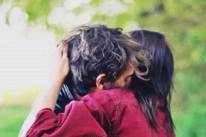 如何挽回初恋男友（失去并不意味着结束，用行动让他回到你身边）